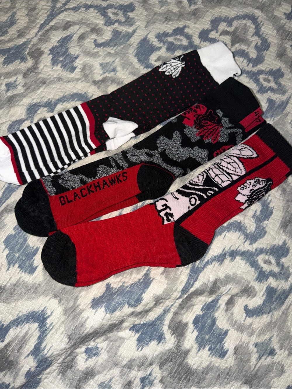 Chicago Blackhawks NHL Red & Black Womens Crew Socks - Team Logo Design